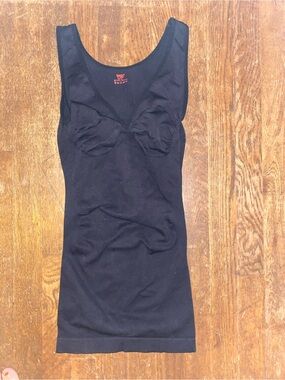 Seamless Black Shaping Tank with Built-In Bust Support